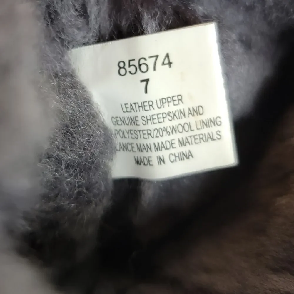 Minnetonka Women’s Olympia Boots Gray Suede Sheepskin Wool Lined Winter Size 7
